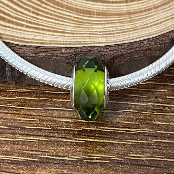 Murano Glass “Olive Green Fascinating” Bead Charm - Picture 2 of 4